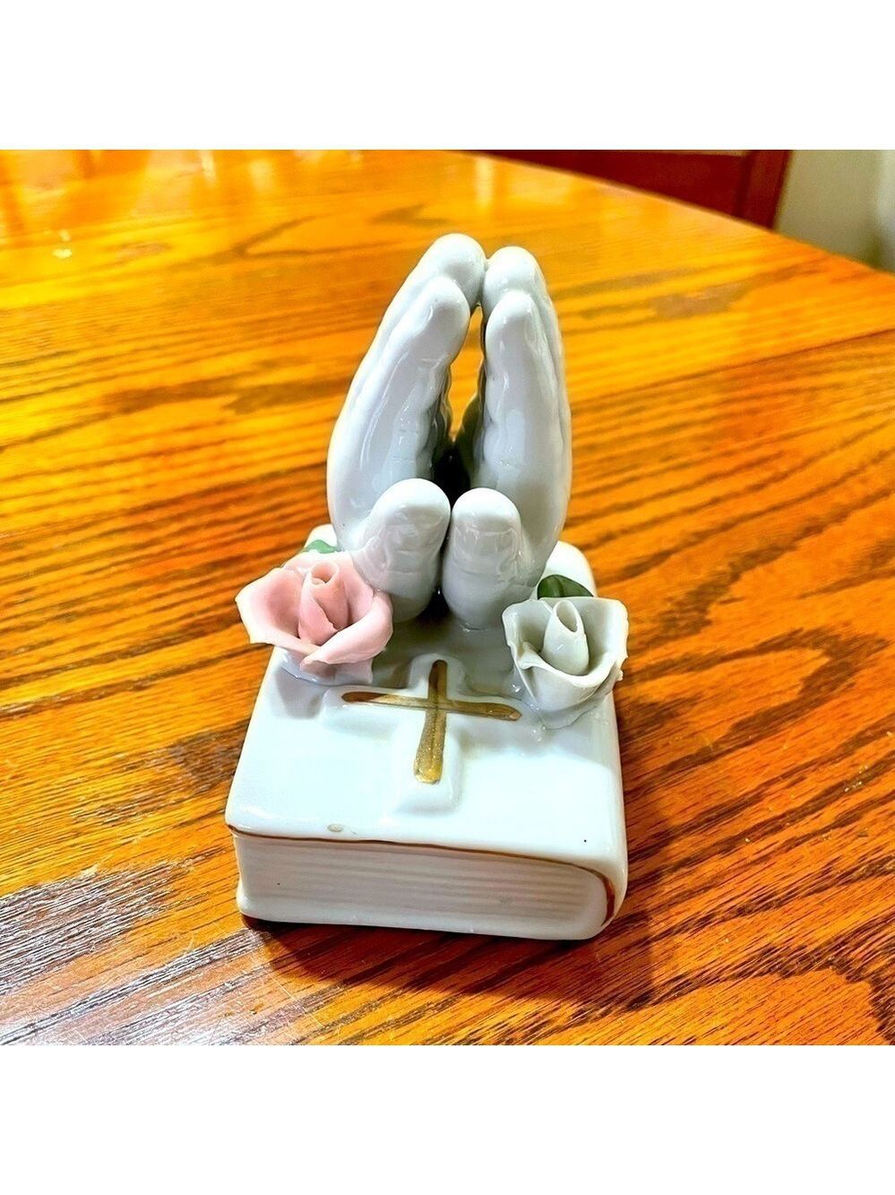 Home Decor Praying Hands Roses Bible Ceramic White Pink Gold Vintage
